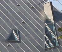 Egyedi formájú tetőablak